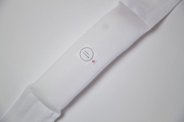 帯紐は縫い留めており、枕はずれません。