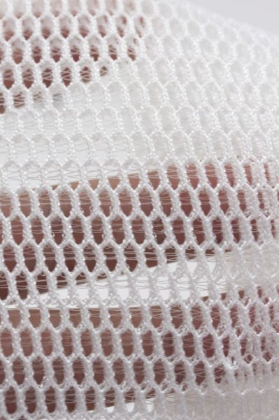 通気性と弾力性を兼ね備えた立体メッシュ。