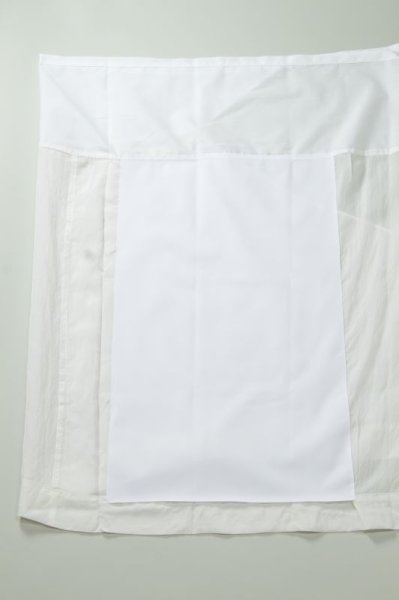 ひざ裏の汗やもしもの時も安心の防水布。