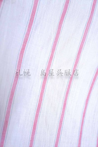 細いグレーのライン。