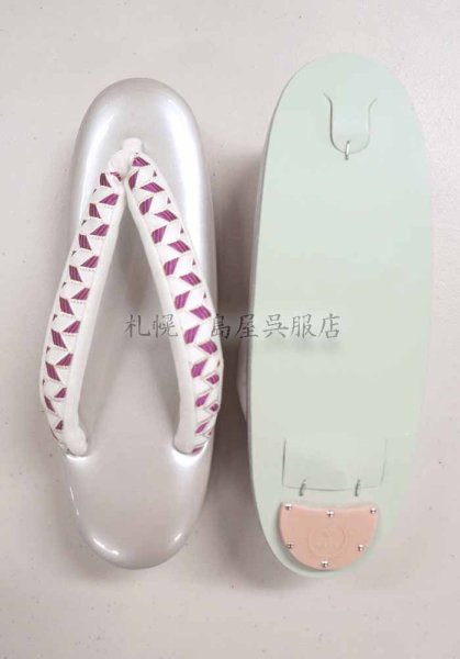 画像4: 女性用草履：【一脇】セミフォーマルまでＯＫ！グレーエナメル (4)