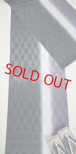 衿元の色で、着姿も変わります。