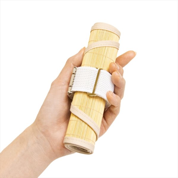 丸めたら直径約4センチのコンパクトサイズ。