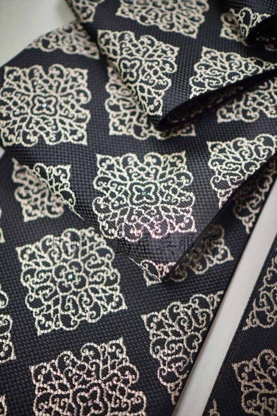 画像4: 半幅帯：リバーシブル博多織　スクエアレース／唐草（黒） (4)