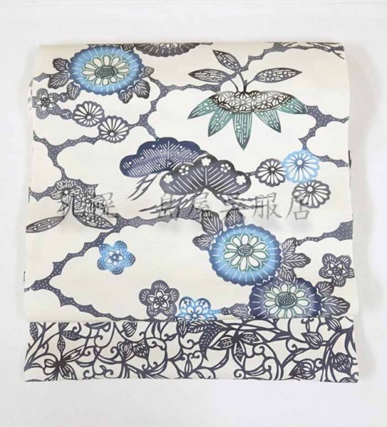 タレに裏側の小花唐草柄を出すこともできます