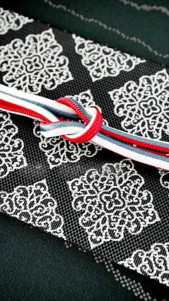 画像9: 半幅帯：リバーシブル博多織　スクエアレース／唐草（黒） (9)