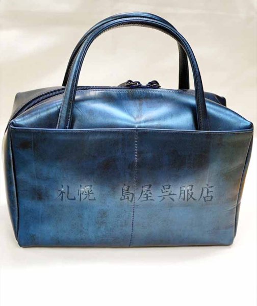 外は両面で4ポケットになっています