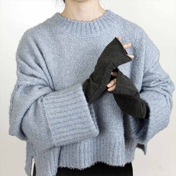 洋服の時も使えて便利。