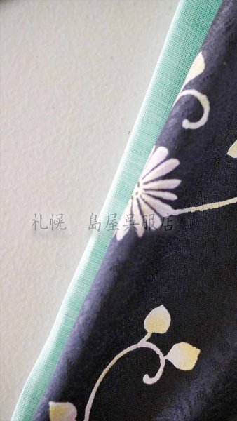 キレイ色の襦袢ヲチラ見せ。