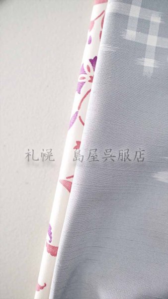 袖や振りからのチラ見せ。