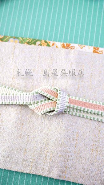 帯締め、帯揚げなどで表情が変わります。