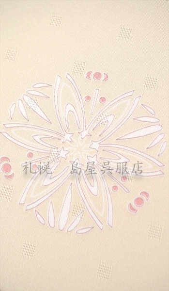 透け感のある織地のドット部分。